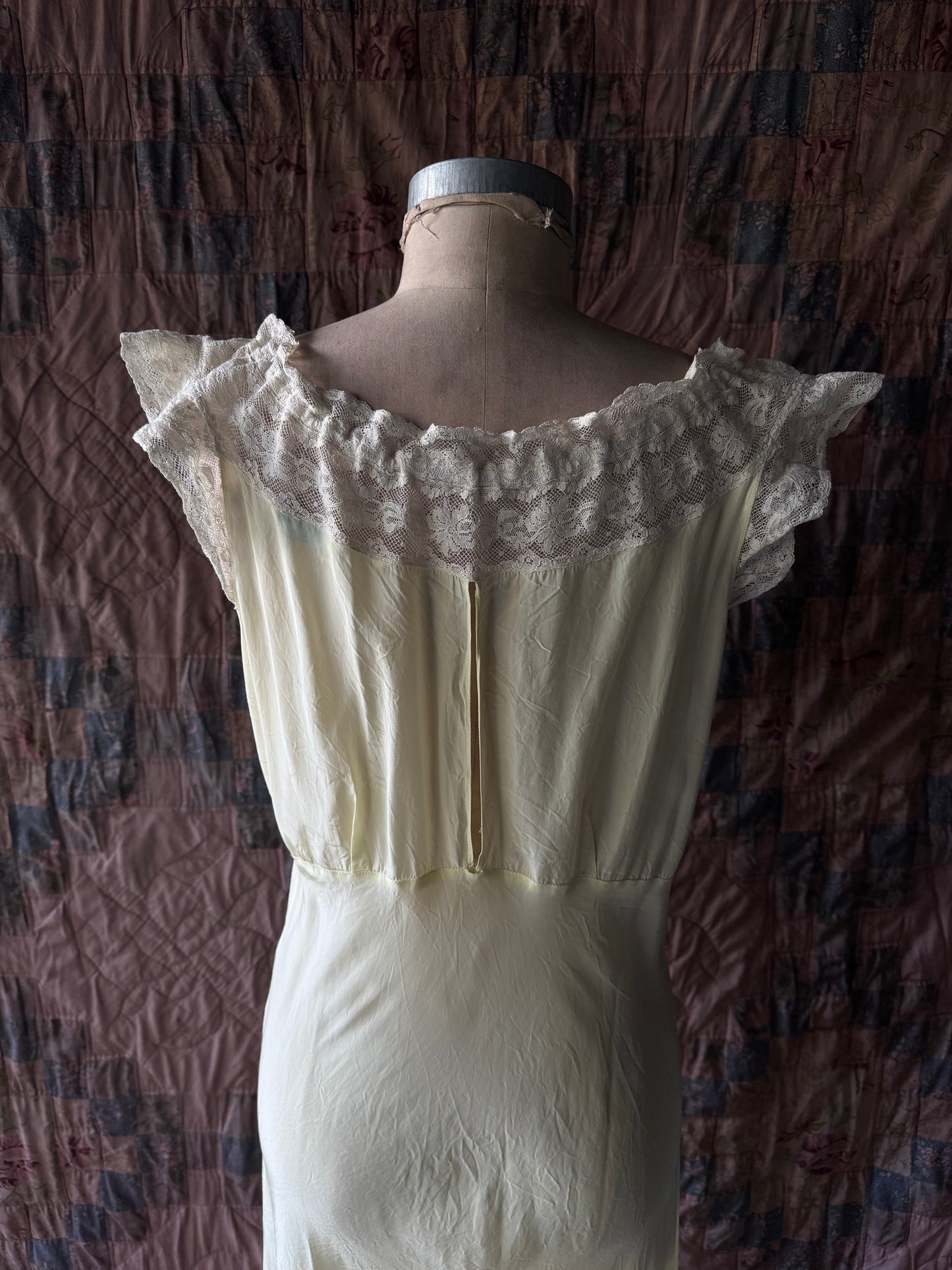 Vintage Nightgown "Butter"